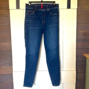 Spanx Ankle Skinny Jeans Size Medium Worn Once. Excellent Condition.